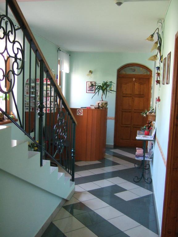 Bed and Breakfast Timarhaz Panzio Сегед Экстерьер фото